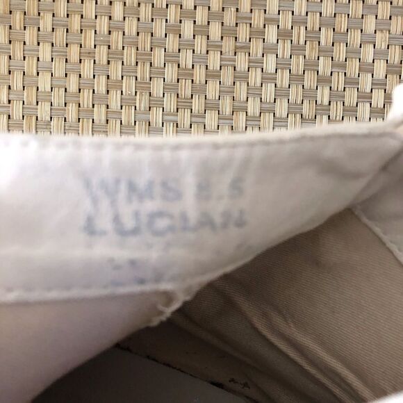 DV Dolce Vita OFF-WHITE Women's Nicola Lug-Sole Ankle Boots Size 8.5 - Picture 6 of 9